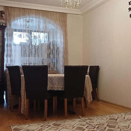 Bright And Cozy Apartment Μπατούμι Εξωτερικό φωτογραφία