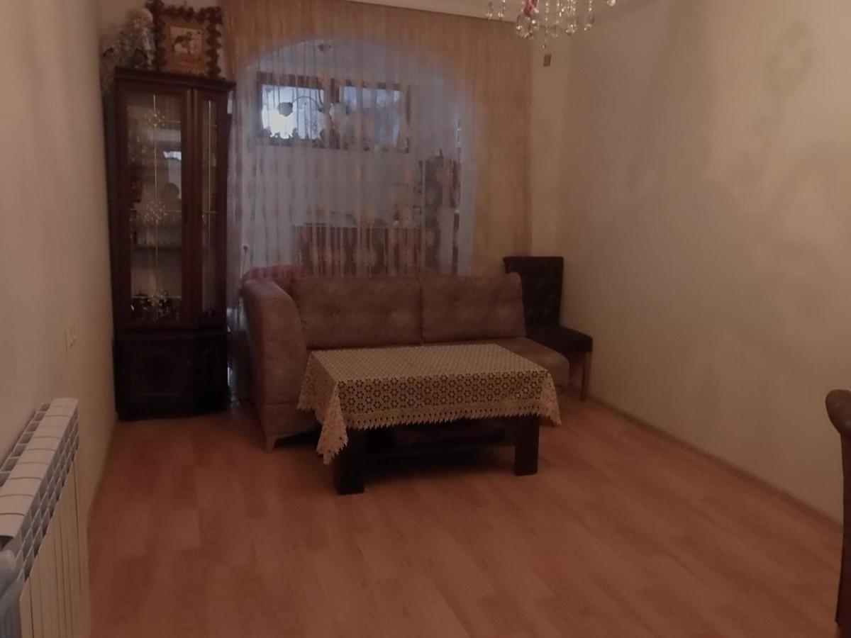 Bright And Cozy Apartment Μπατούμι Εξωτερικό φωτογραφία